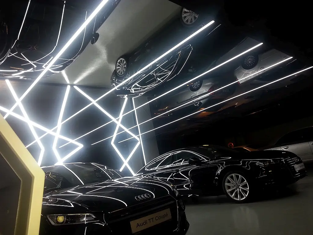 Spanndecken DEZETT - Arrisol Mirror - Showroom - PKW - Audi TT Coupe