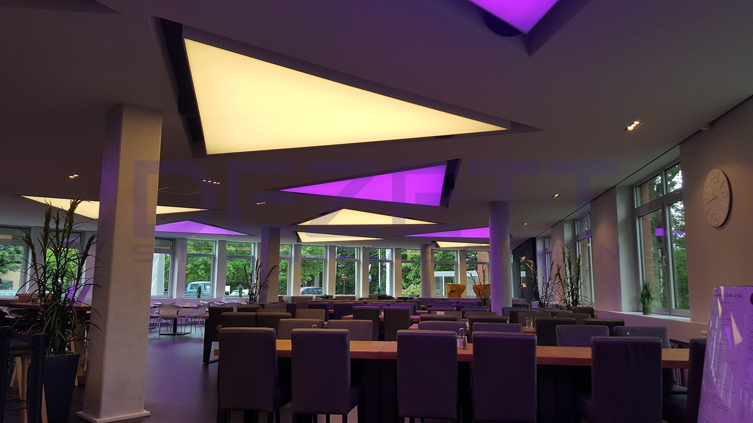 LED Lichtdecken in einem Mitarbeiterrestaurant in Norderstedt